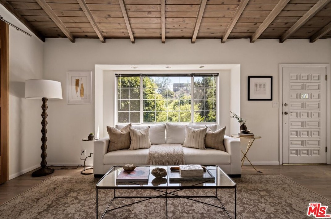 8983 Wonderland Ave, Los Angeles CA  90046-1853 exterior