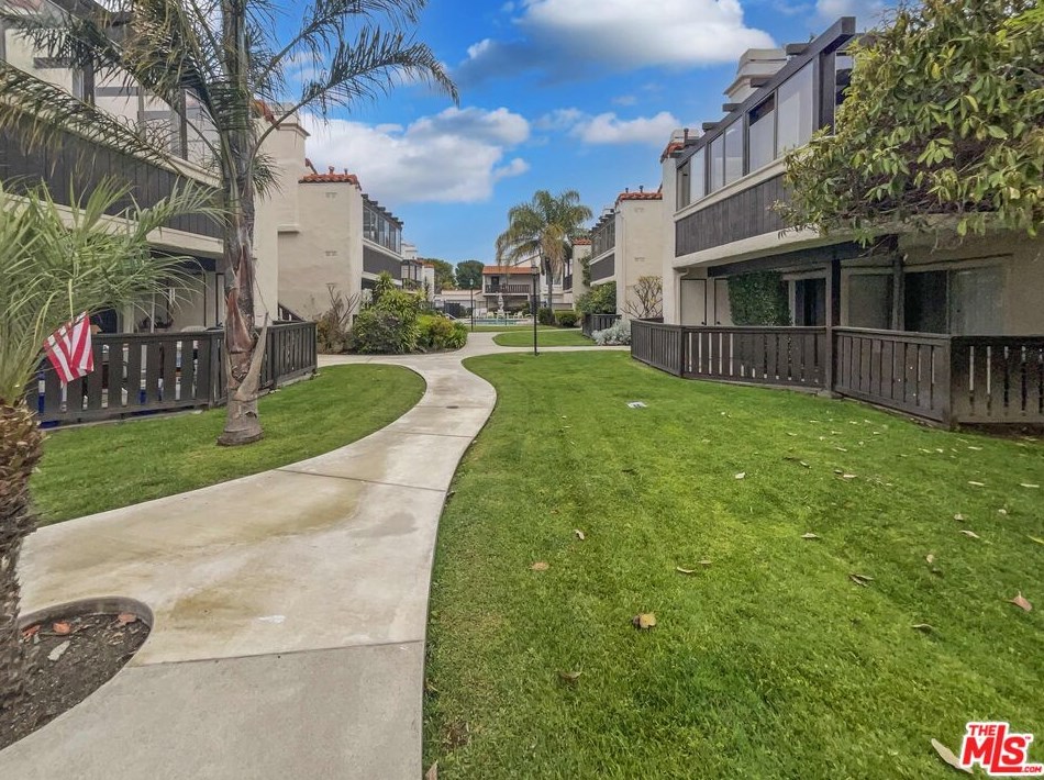 1925 Houston Ave, Fullerton CA  92833-4489 exterior