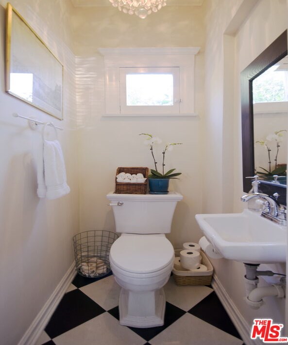 540 Gower St, Los Angeles CA  90004-1302 exterior