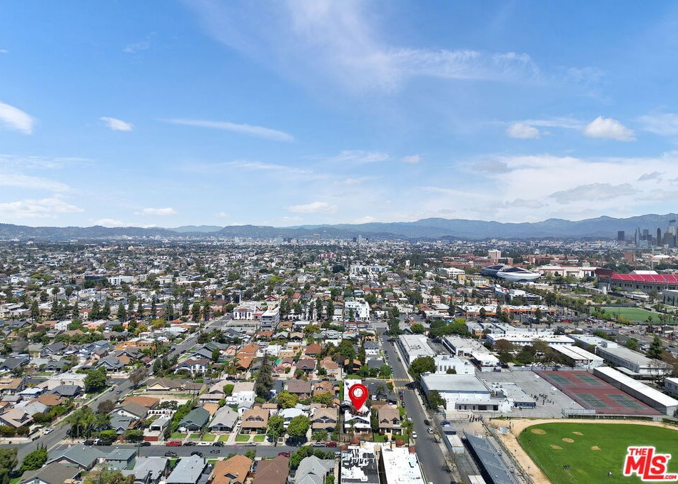 1107 41st Pl, Los Angeles CA  90037-2119 exterior
