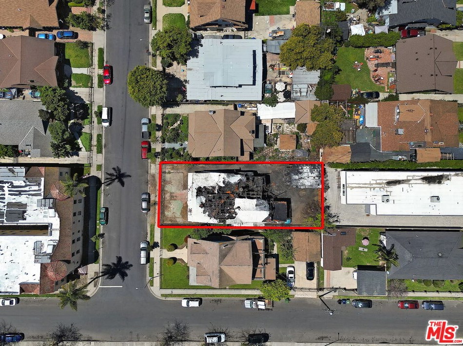 1107 41st Pl, Los Angeles CA  90037-2119 exterior