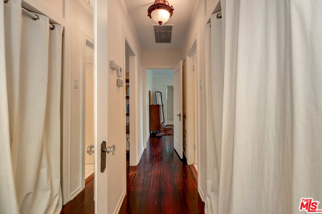 5226 Meridian St, Los Angeles CA  90042-1712 exterior