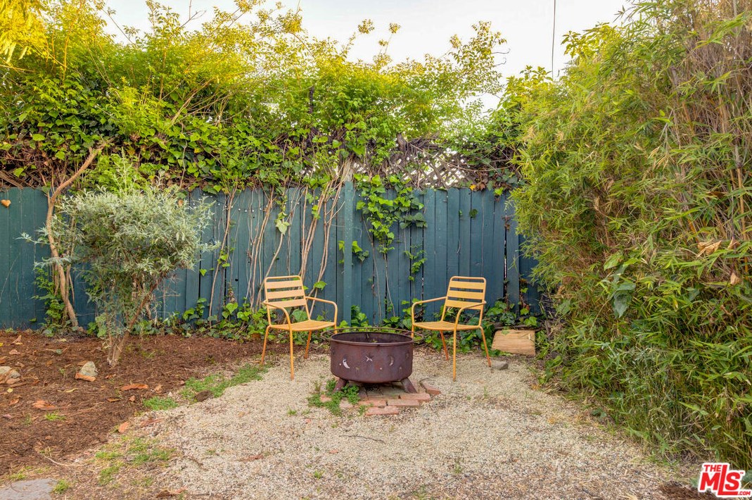 5226 Meridian St, Los Angeles CA  90042-1712 exterior
