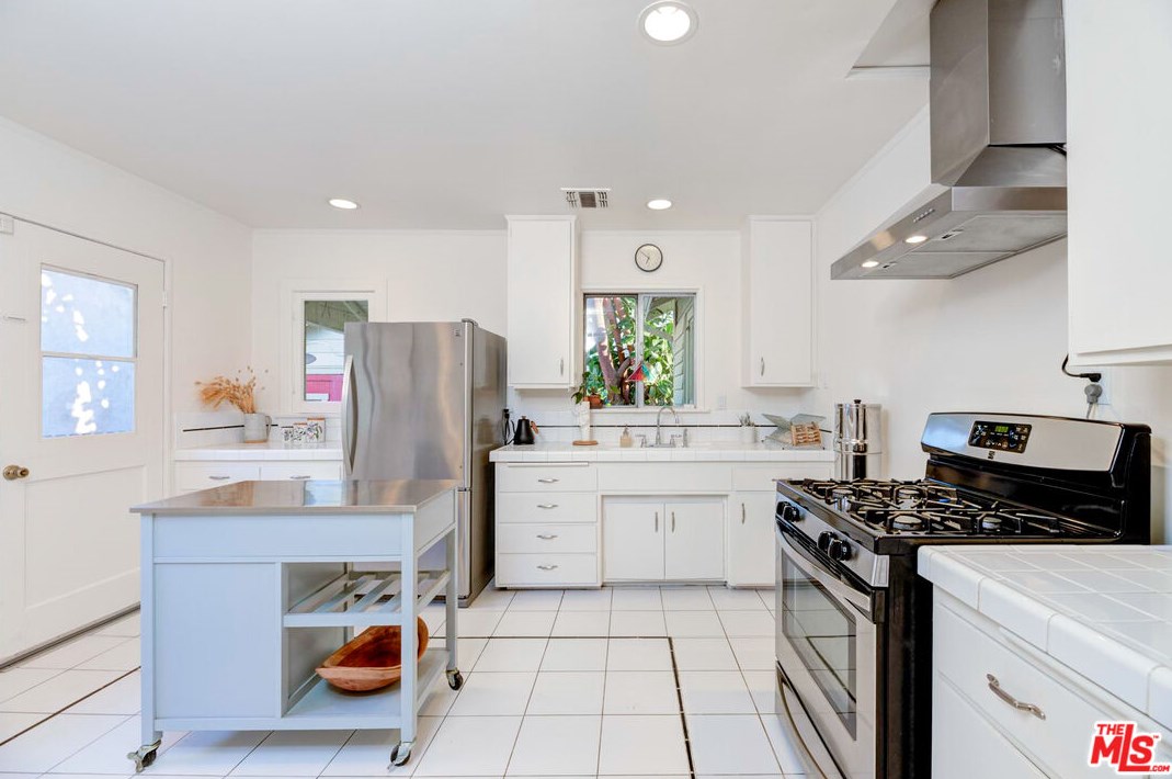5226 Meridian St, Los Angeles CA  90042-1712 exterior