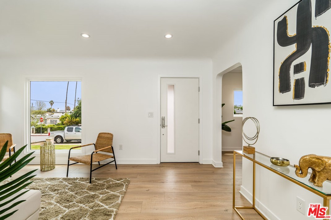 7807 Naylor Ave, Los Angeles CA  90045-2908 exterior