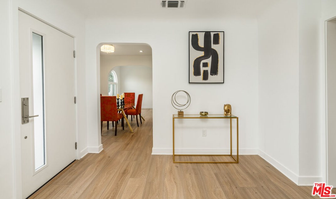7807 Naylor Ave, Los Angeles CA  90045-2908 exterior