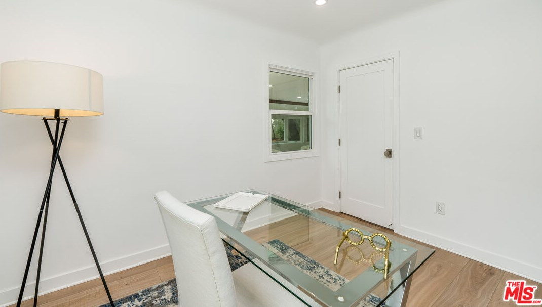 7807 Naylor Ave, Los Angeles CA  90045-2908 exterior