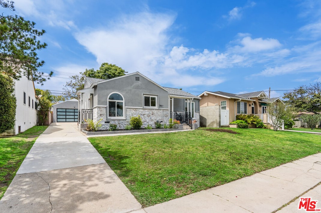 7807 Naylor Ave, Los Angeles CA  90045-2908 exterior