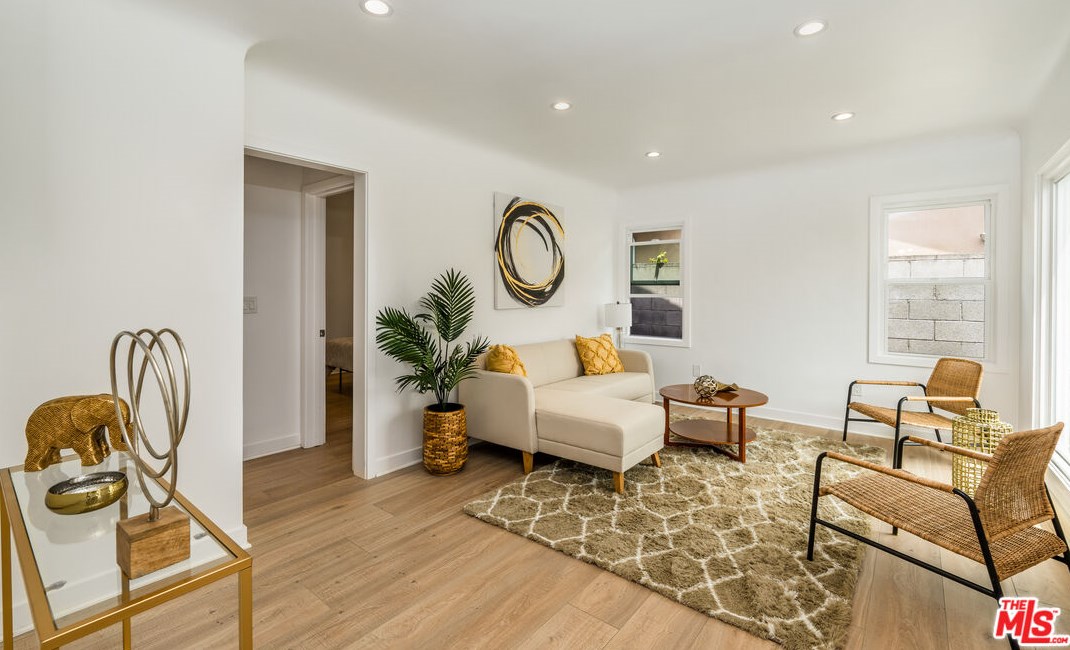 7807 Naylor Ave, Los Angeles CA  90045-2908 exterior