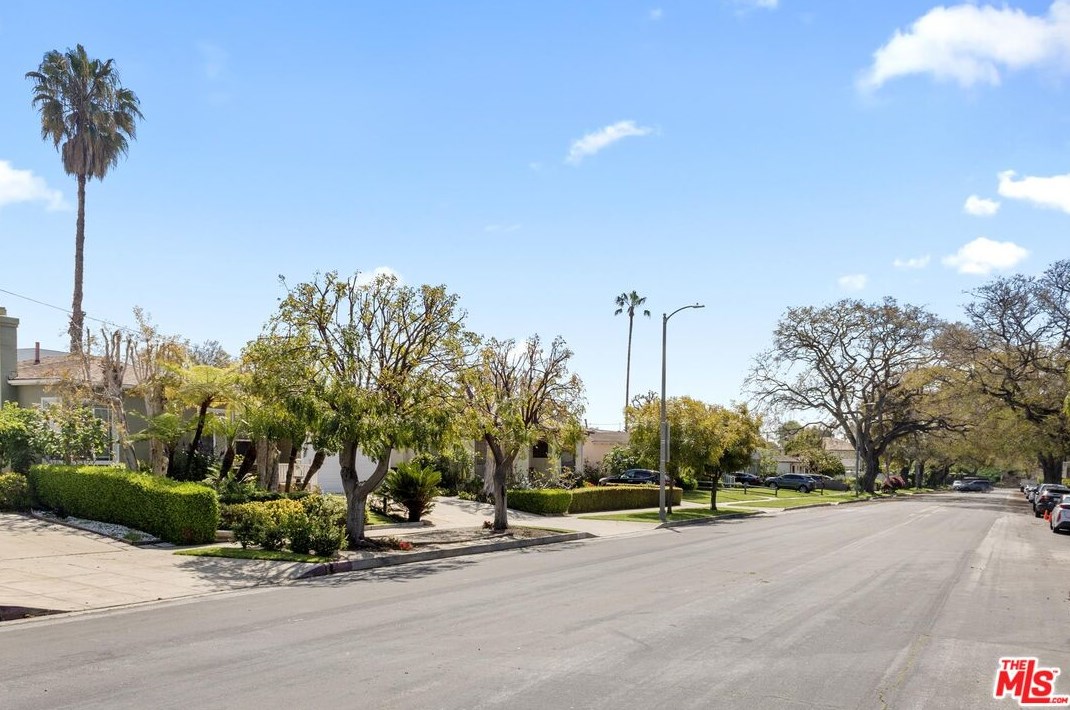 2440 Colby Ave, Los Angeles CA  90064-3004 exterior