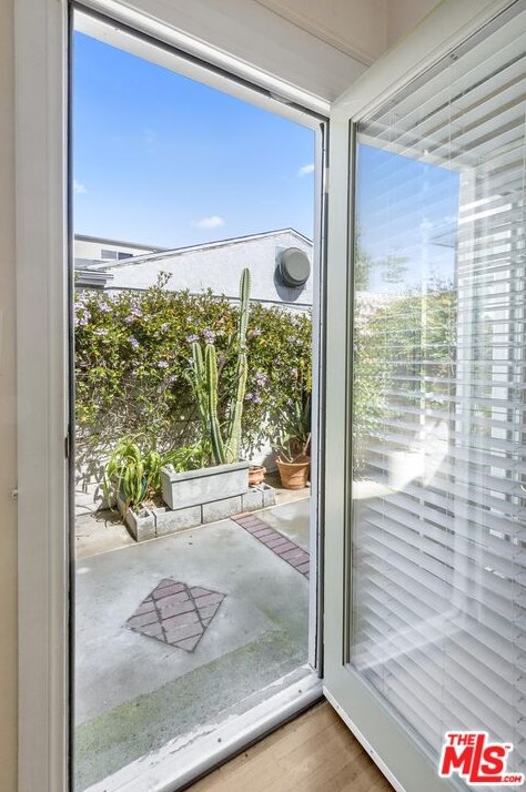 2440 Colby Ave, Los Angeles CA  90064-3004 exterior