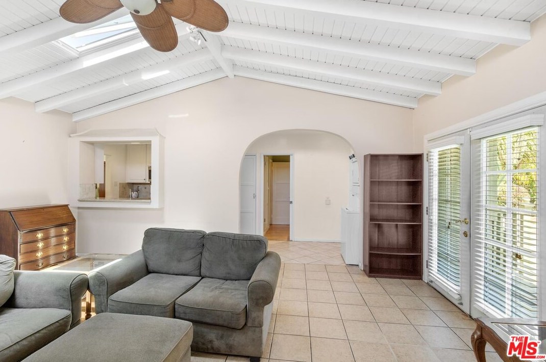 2440 Colby Ave, Los Angeles CA  90064-3004 exterior