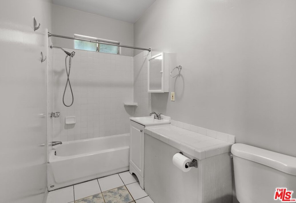 2440 Colby Ave, Los Angeles CA  90064-3004 exterior