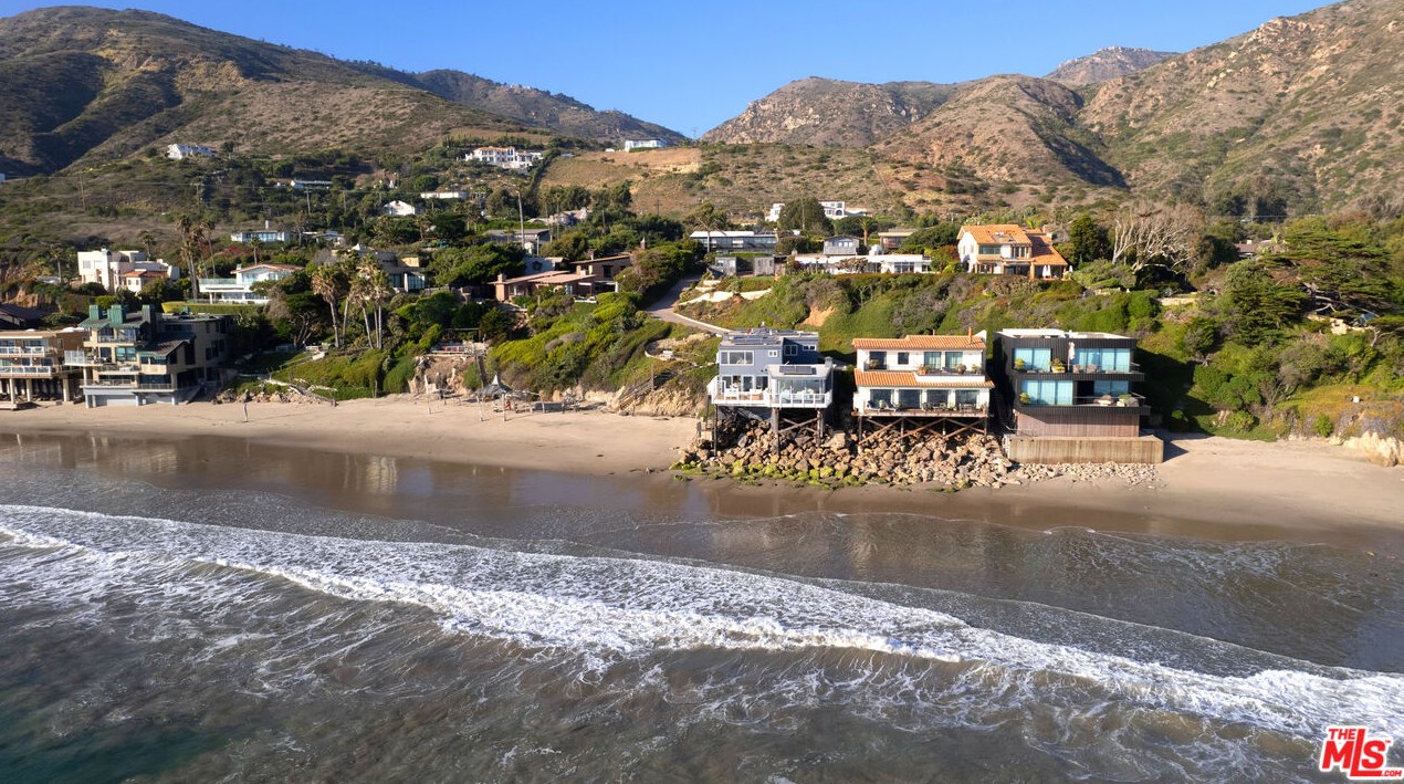 31974 Pacific Coast Hwy, Malibu CA  90265-2506 exterior
