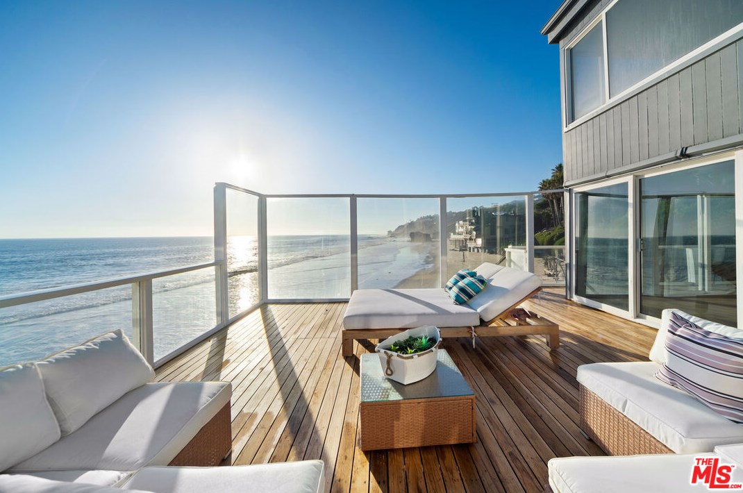 31974 Pacific Coast Hwy, Malibu CA  90265-2506 exterior