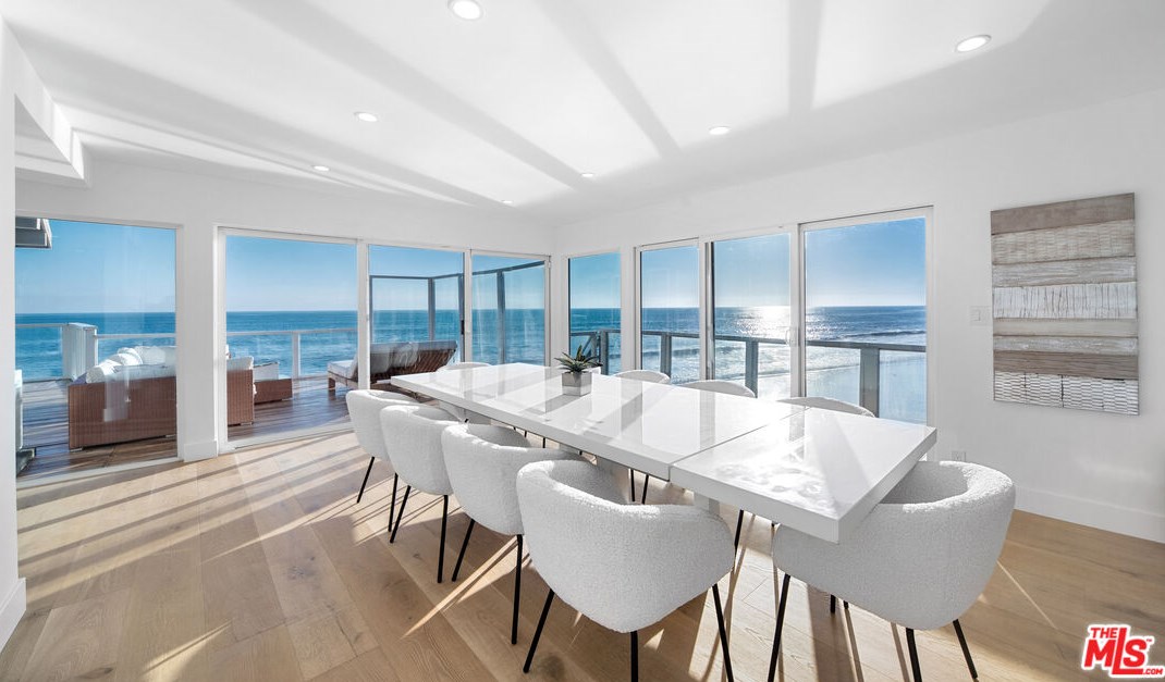 31974 Pacific Coast Hwy, Malibu CA  90265-2506 exterior