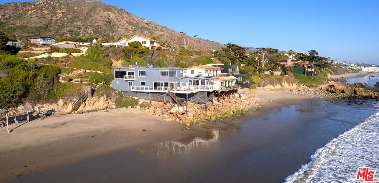 31974 Pacific Coast Hwy, Malibu CA  90265-2506 exterior