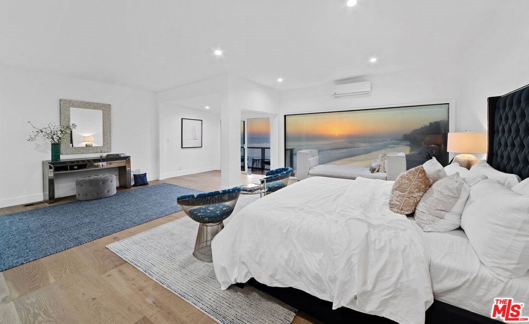 31974 Pacific Coast Hwy, Malibu CA  90265-2506 exterior