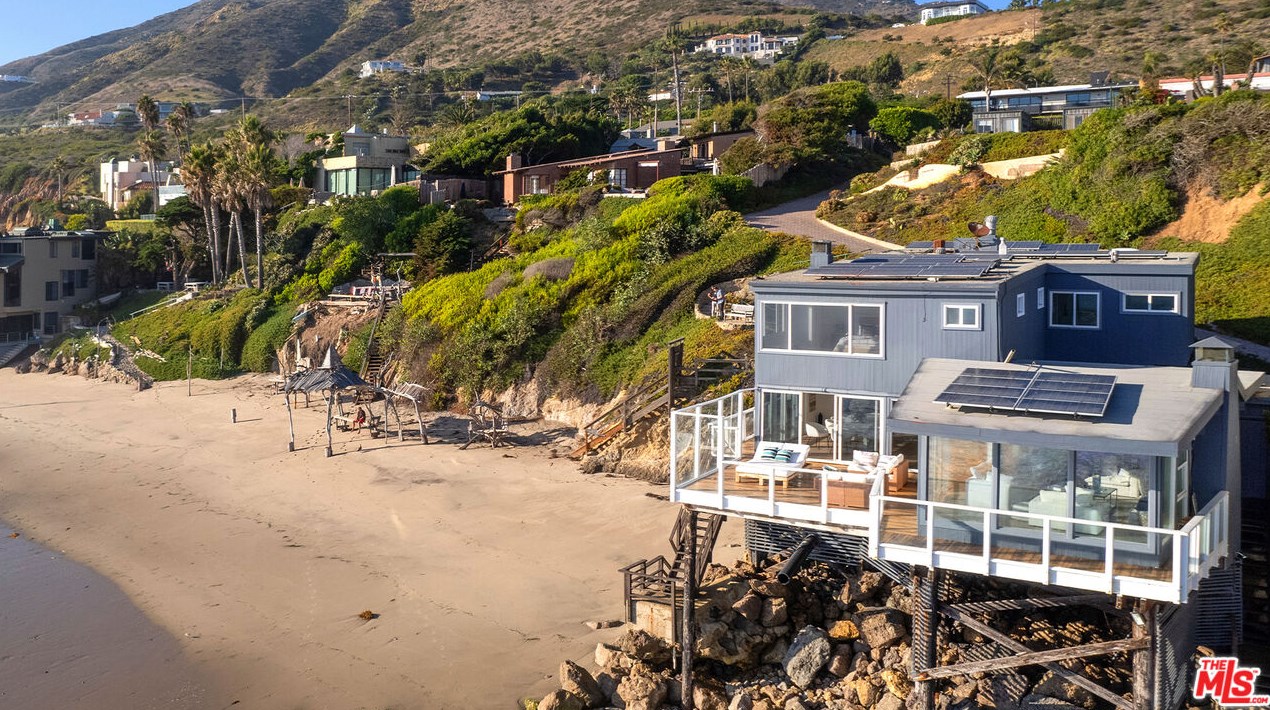 31974 Pacific Coast Hwy, Malibu CA  90265-2506 exterior