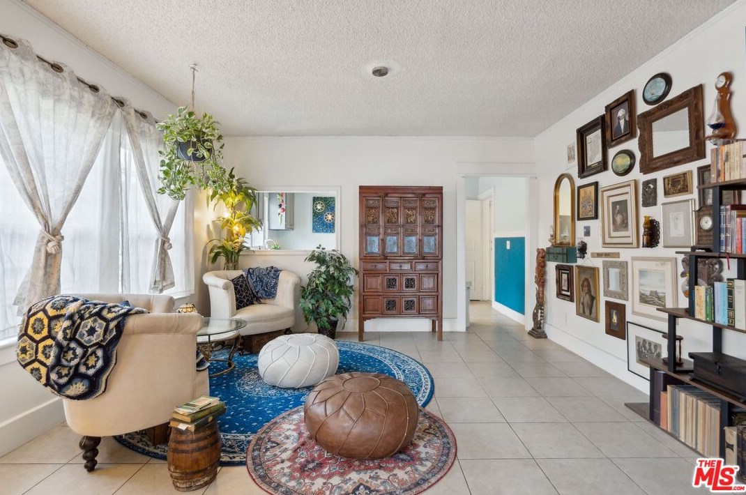 1457 35th St, Los Angeles CA  90018-3930 exterior