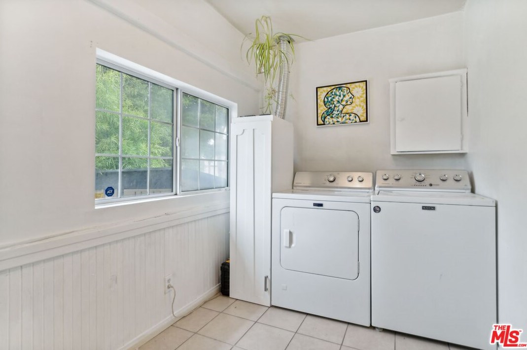 1457 35th St, Los Angeles CA  90018-3930 exterior