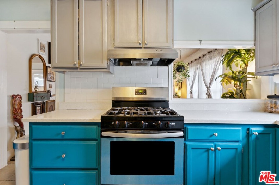 1457 35th St, Los Angeles CA  90018-3930 exterior