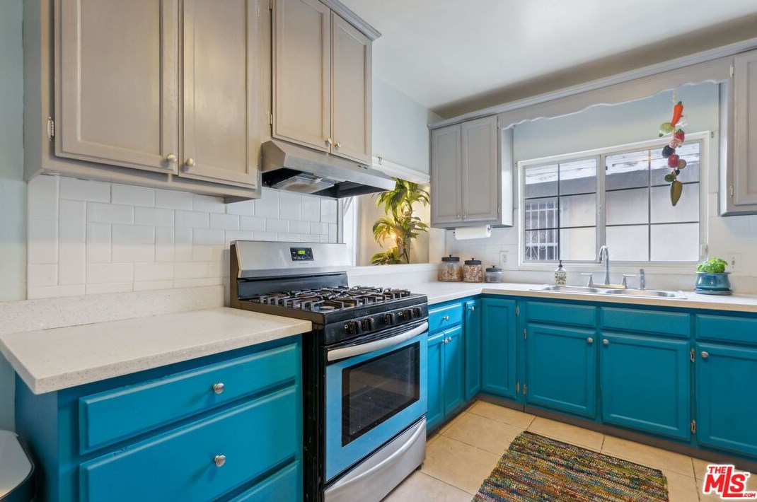 1457 35th St, Los Angeles CA  90018-3930 exterior