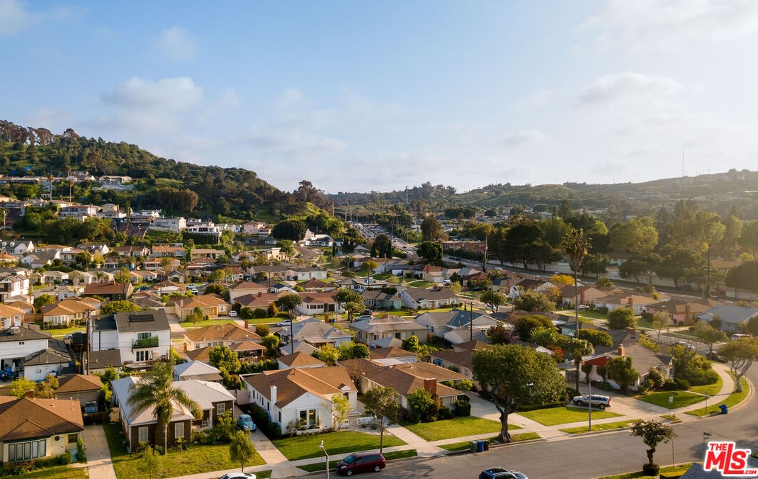 5742 Fallsgrove St, Los Angeles CA  90016-5029 exterior