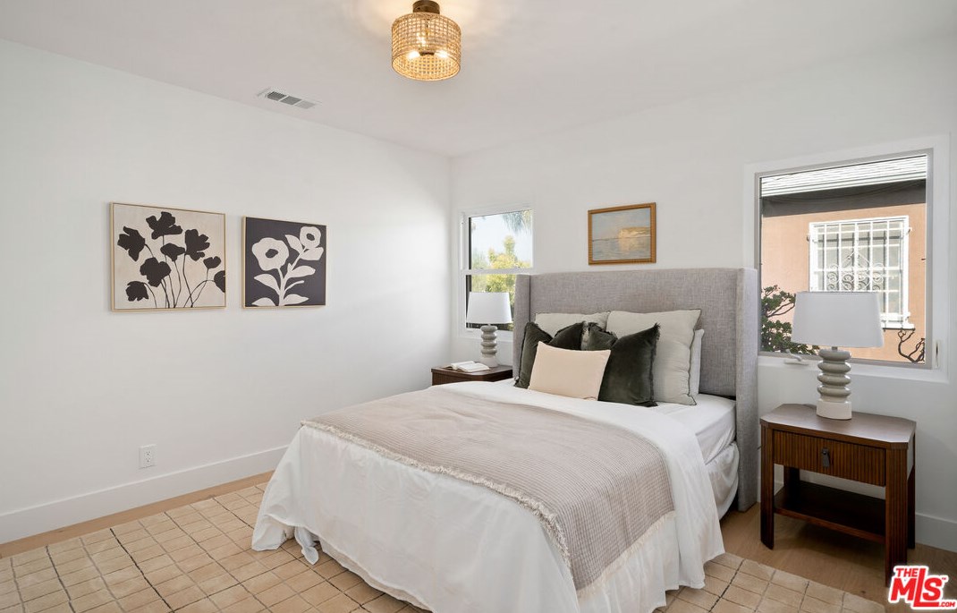 5742 Fallsgrove St, Los Angeles CA  90016-5029 exterior