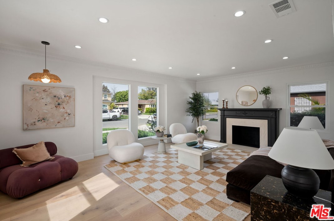 5742 Fallsgrove St, Los Angeles CA  90016-5029 exterior