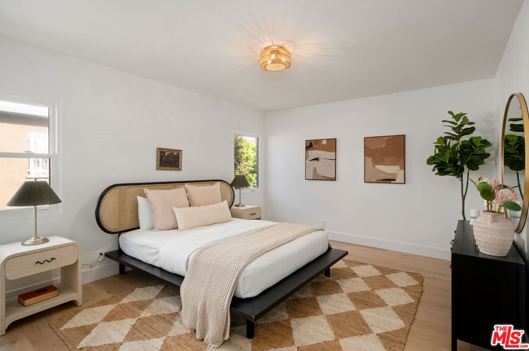 5742 Fallsgrove St, Los Angeles CA  90016-5029 exterior