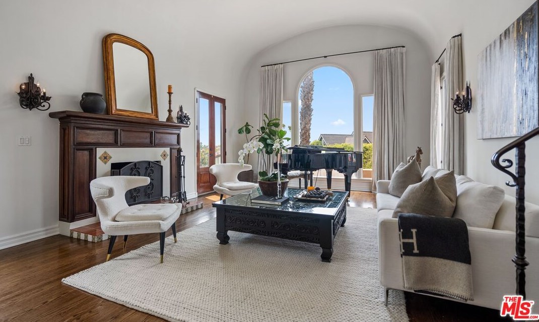 2162 Talmadge St, Los Angeles CA  90027-2921 exterior