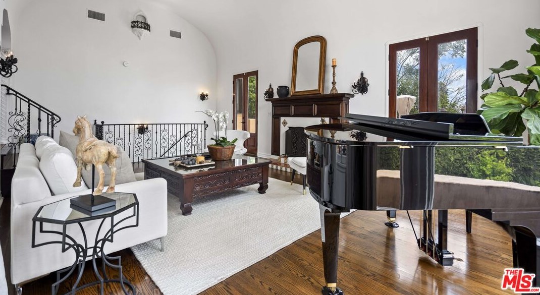 2162 Talmadge St, Los Angeles CA  90027-2921 exterior