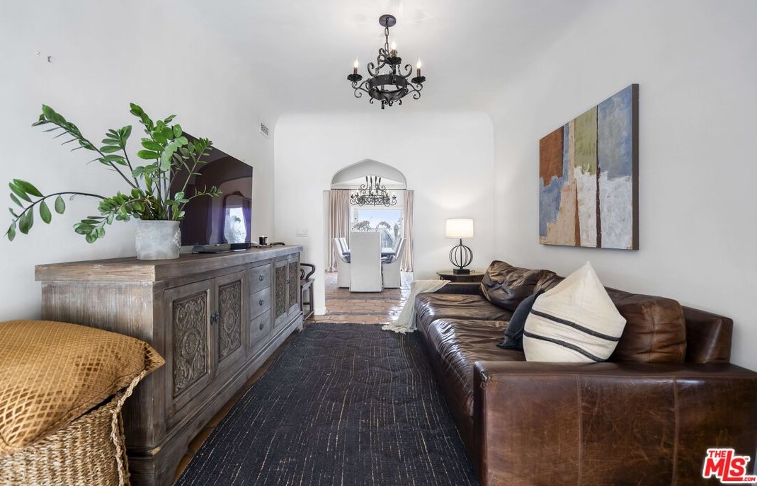 2162 Talmadge St, Los Angeles CA  90027-2921 exterior