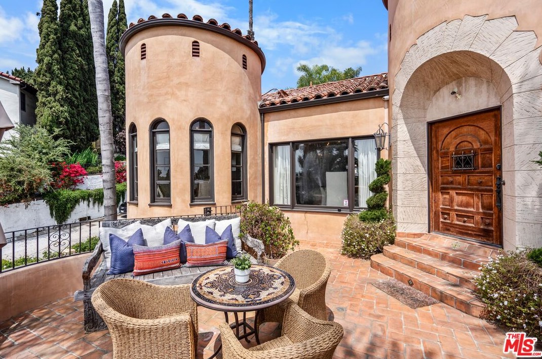 2162 Talmadge St, Los Angeles CA  90027-2921 exterior