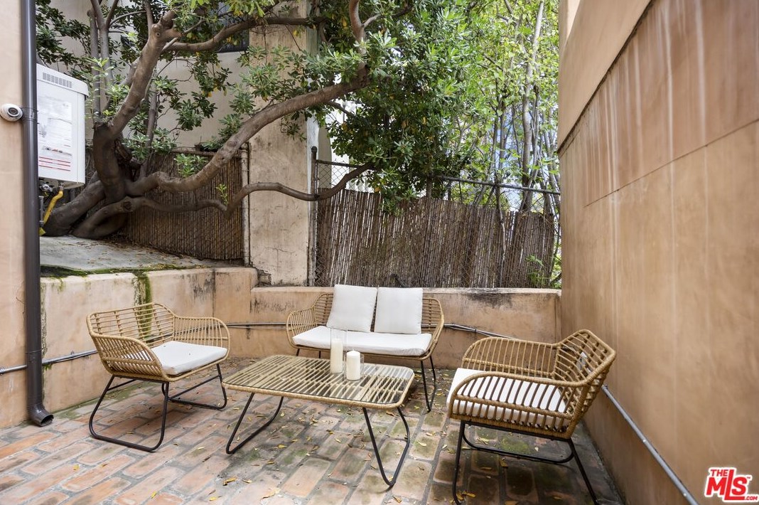 2162 Talmadge St, Los Angeles CA  90027-2921 exterior