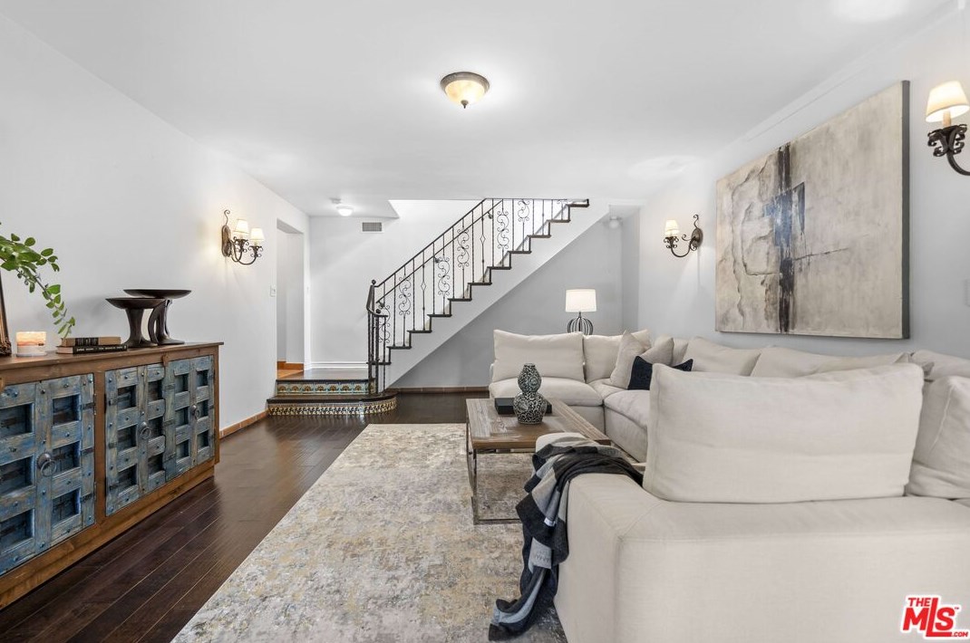 2162 Talmadge St, Los Angeles CA  90027-2921 exterior