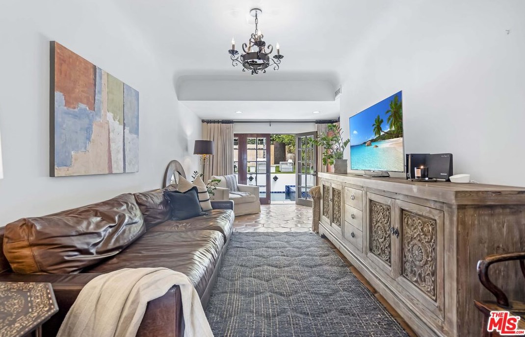 2162 Talmadge St, Los Angeles CA  90027-2921 exterior