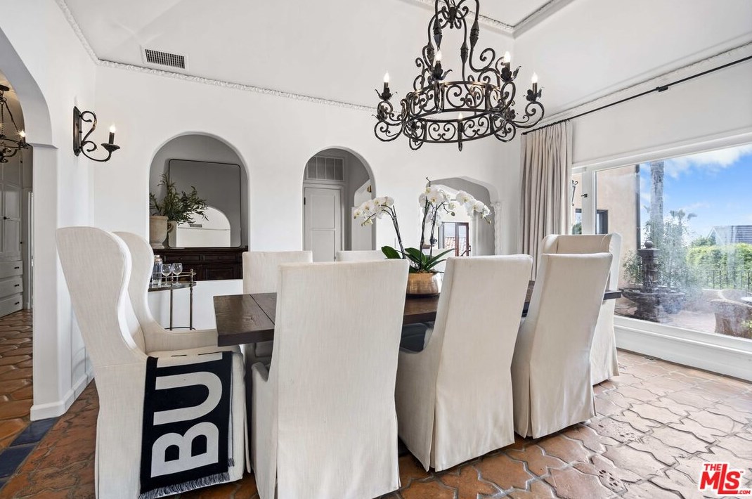 2162 Talmadge St, Los Angeles CA  90027-2921 exterior