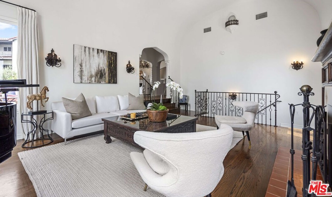 2162 Talmadge St, Los Angeles CA  90027-2921 exterior