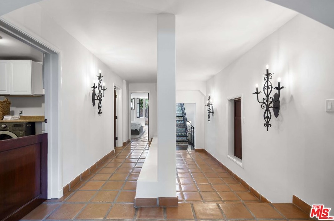 2162 Talmadge St, Los Angeles CA  90027-2921 exterior