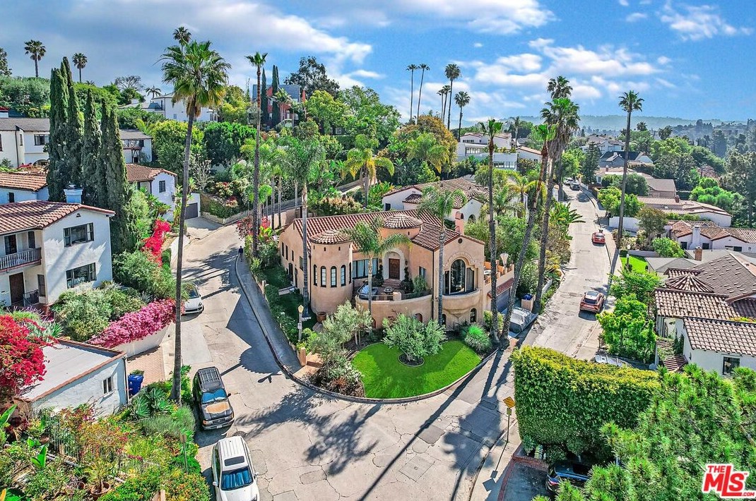 2162 Talmadge St, Los Angeles CA  90027-2921 exterior