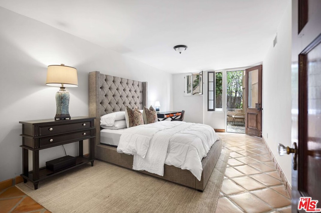 2162 Talmadge St, Los Angeles CA  90027-2921 exterior
