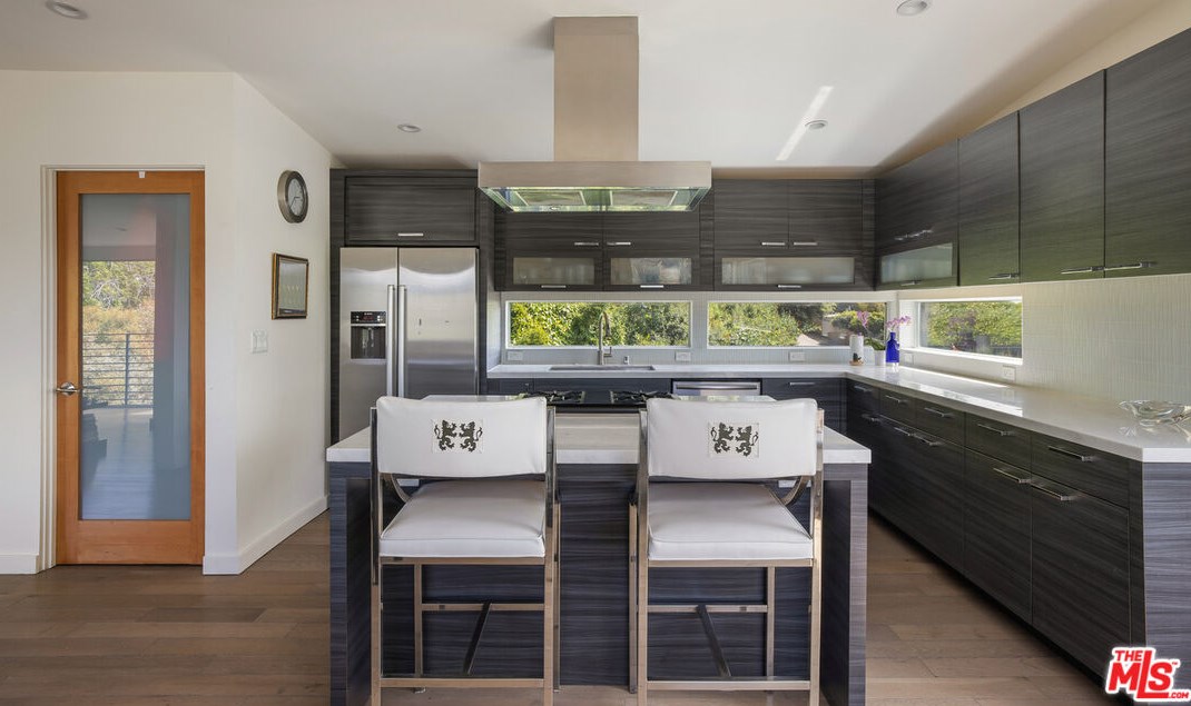 2507 Creston Dr, Los Angeles CA  90068-2205 exterior