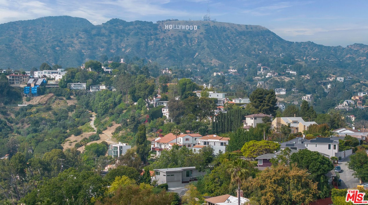 2507 Creston Dr, Los Angeles CA  90068-2205 exterior