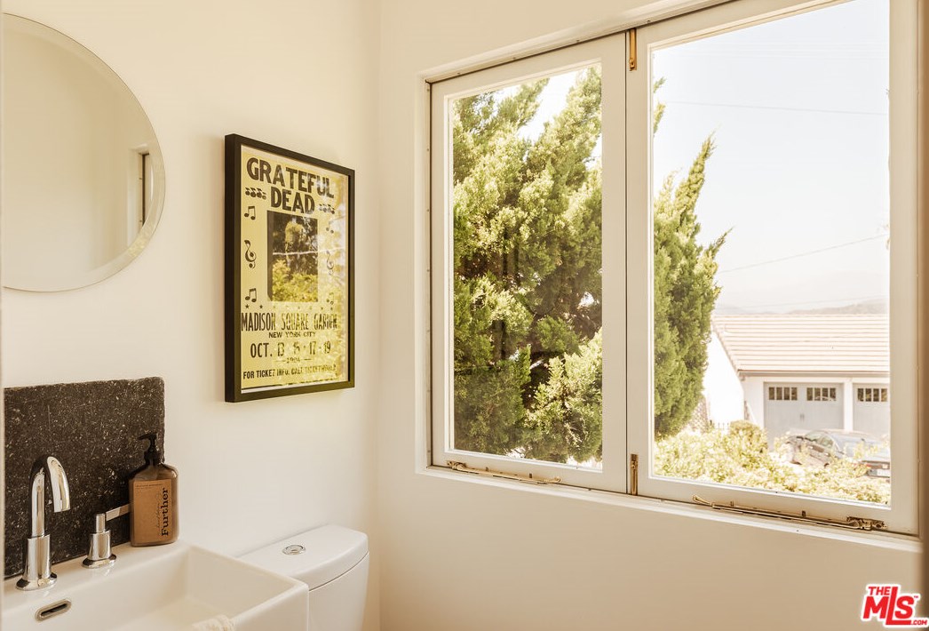 4650 Palmero Dr, Los Angeles CA  90065-4239 exterior