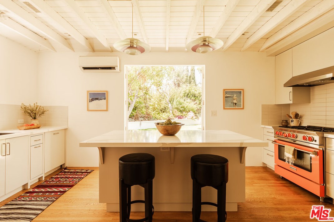 4650 Palmero Dr, Los Angeles CA  90065-4239 exterior