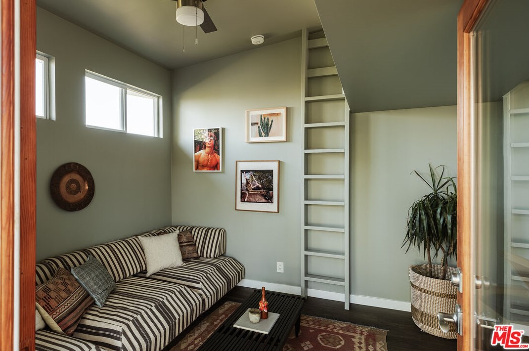 4650 Palmero Dr, Los Angeles CA  90065-4239 exterior