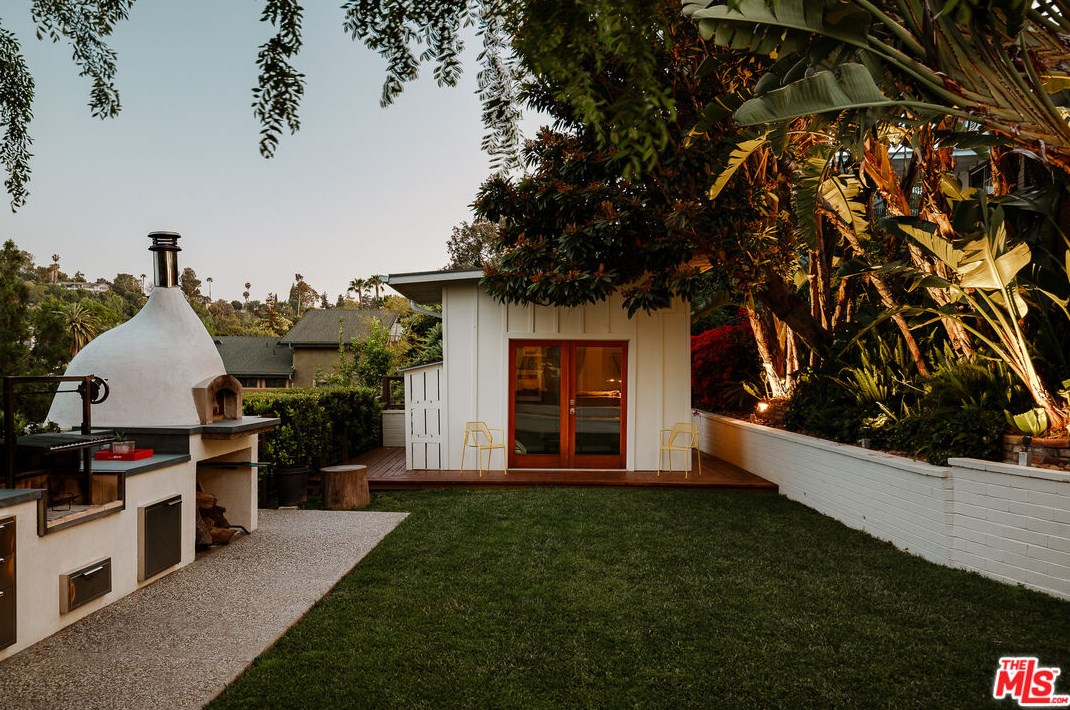 4650 Palmero Dr, Los Angeles CA  90065-4239 exterior