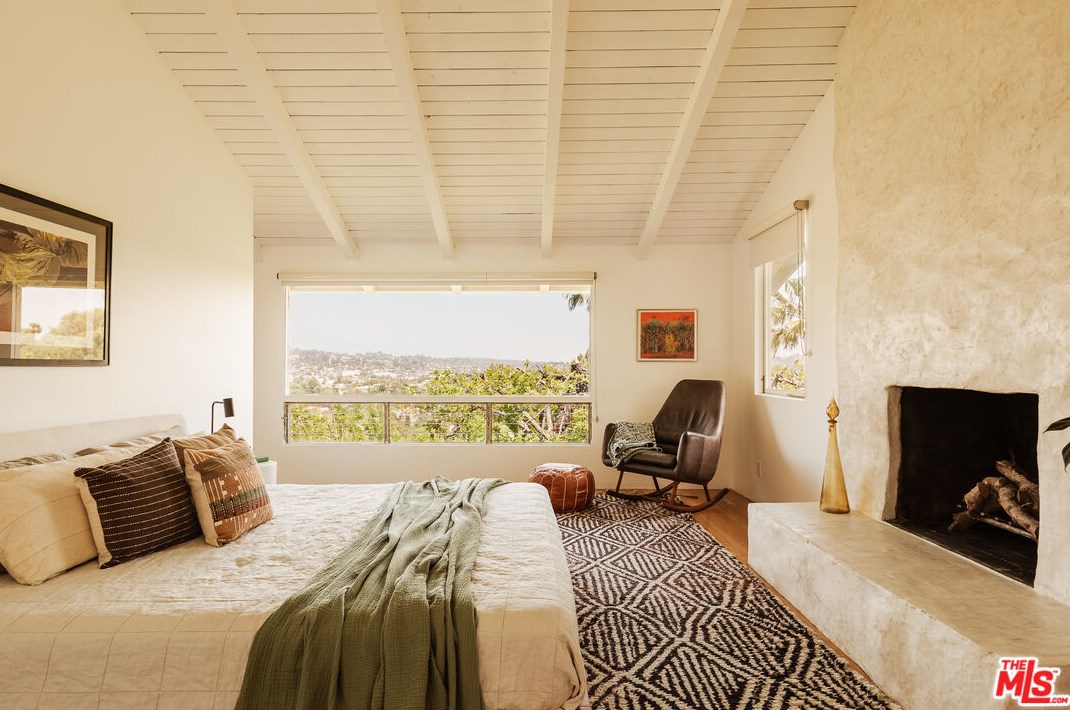 4650 Palmero Dr, Los Angeles CA  90065-4239 exterior